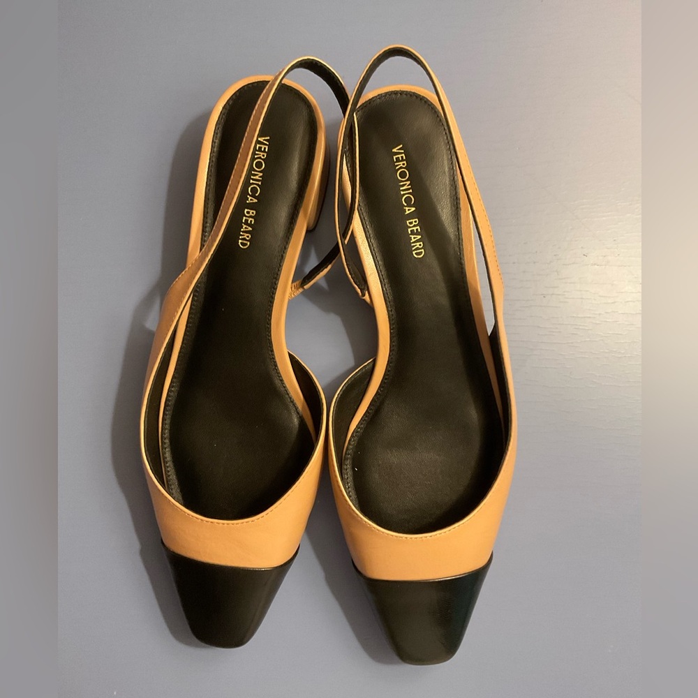 Veronica Beard Two Tone Tan and Black Slingbacks